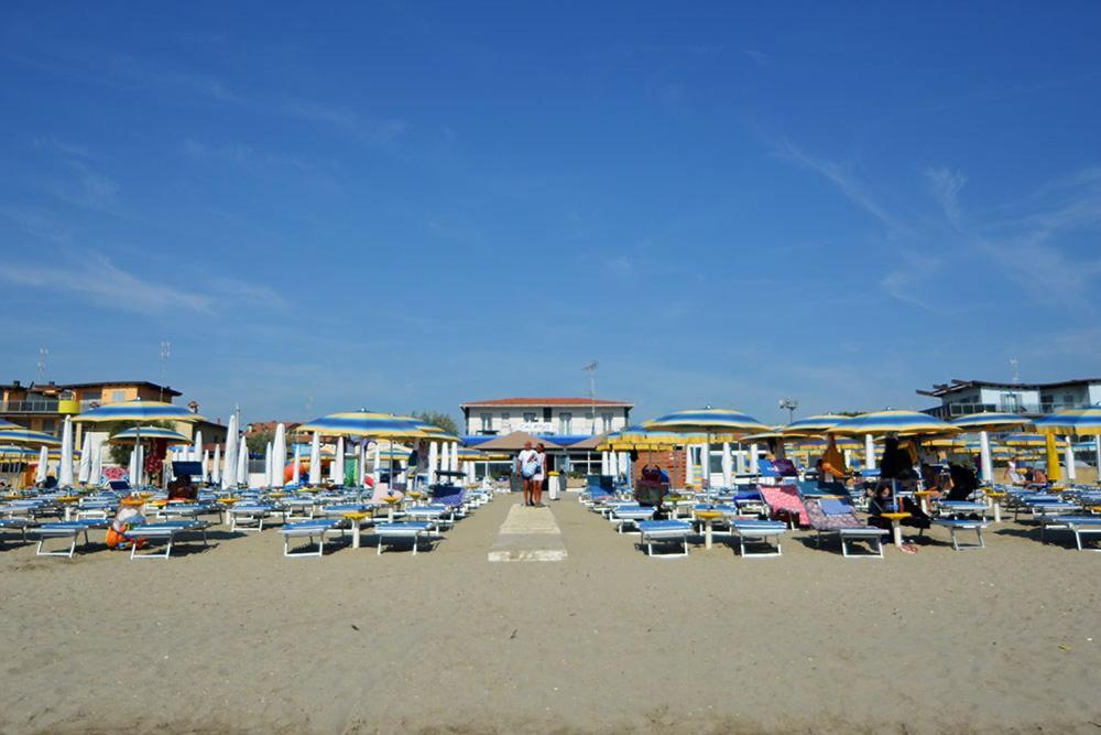 Hotel Bella Romagna Casal Borsetti Exterior foto